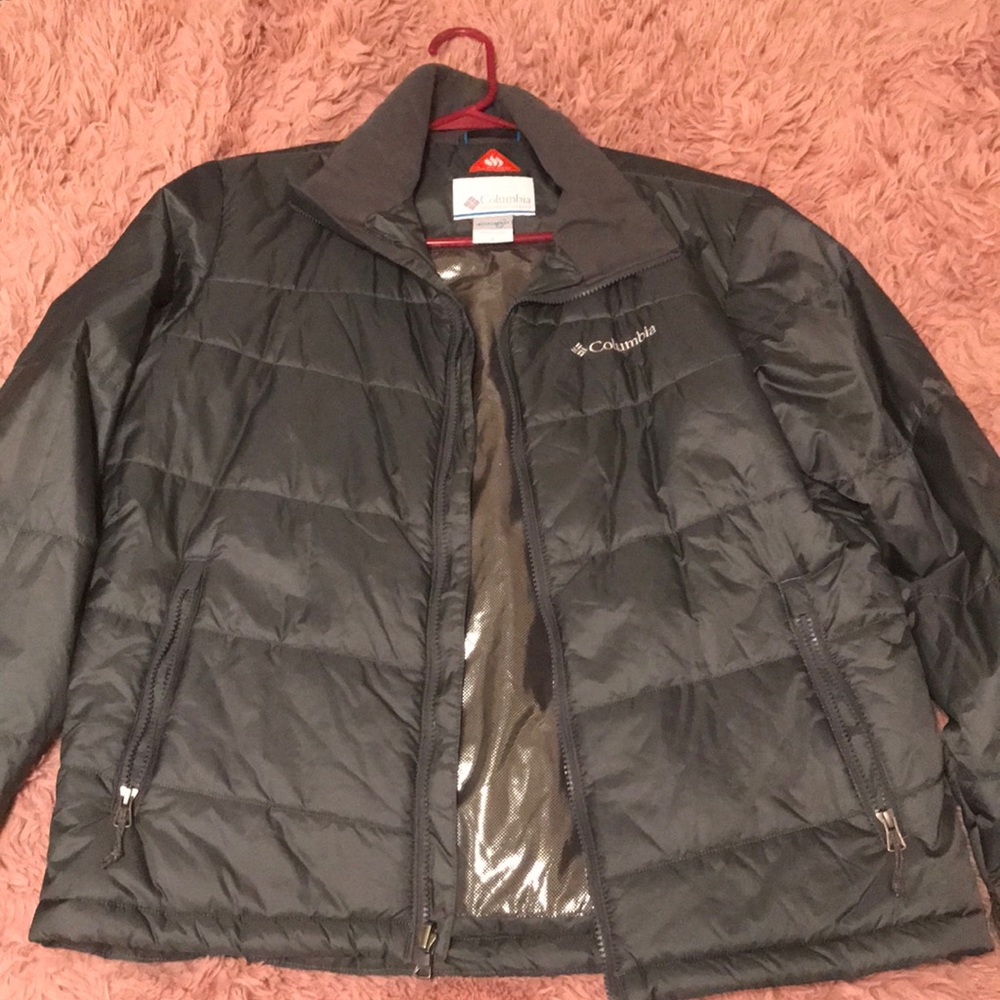 Men or Women’s Columbia puffy jacket
